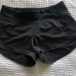 lululemon speed up shorts 2.5”